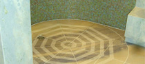 Bodenplatten aus groformatigen Naturstein Platten Azul Imperial mit sandgestrahlten Rutschkanten<br /> <br /> 